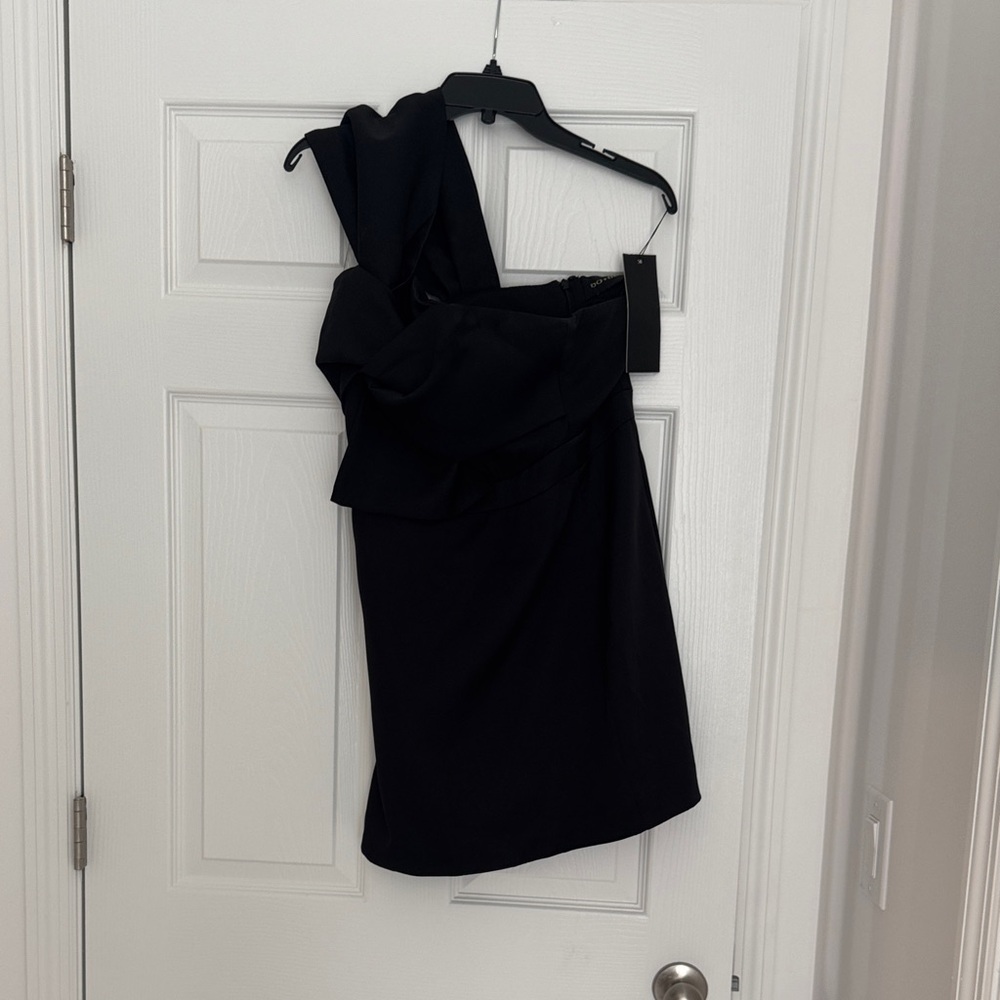 DO+BE One Shoulder Black Dress